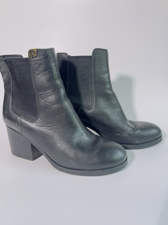 Tory Burch Shoes - Tory Burch Miller Chelsea Ankle Boots Black Leather Women’s Size 7.5 M